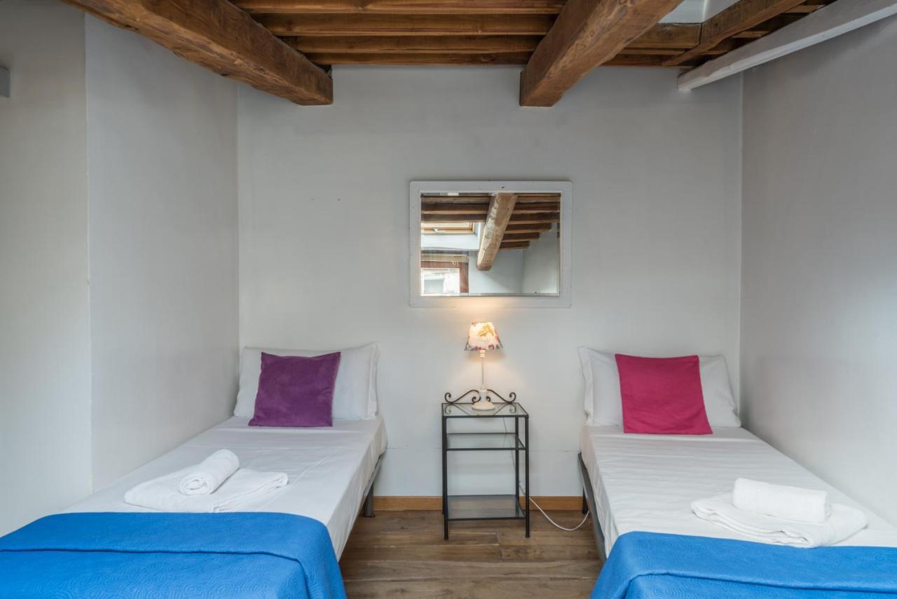 Ferienwohnung Cozy Wooden Apt In Piazza Navona Rom Exterior foto